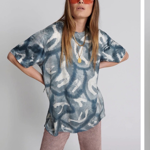 One Teaspoon Reflection graphic tee printed satin blue white NWT - Picture 2 of 3